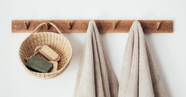 découvrez nos astuces et conseils pour une organisation optimale de votre salle de bain. transformez cet espace en un havre de paix avec des solutions pratiques pour le rangement, le décor et l'accessibilité de vos produits essentiels.