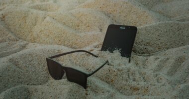 découvrez notre sélection d'accessoires de plage indispensables pour profiter pleinement de vos journées ensoleillées. plages de sable fin, parasols colorés, serviettes confortables et bien plus vous attendent pour rendre vos vacances inoubliables.