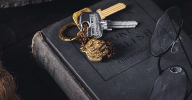 découvrez notre sélection d'accessoires de lecture pour améliorer votre expérience de lecture. des marque-pages élégants aux lampes de lecture pratiques, trouvez tout ce dont vous avez besoin pour plonger dans vos livres préférés.